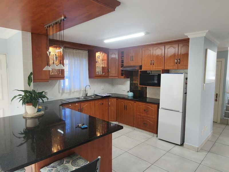 Double deck delight up for grabs - Photo 2