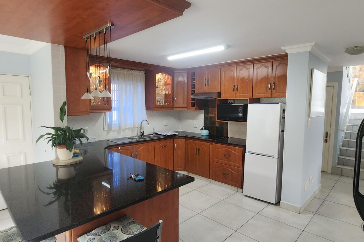 Double deck delight up for grabs - Photo 2