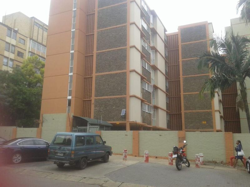 BACHELOR FLAT TO RENT IN ARCADIA - Photo 5