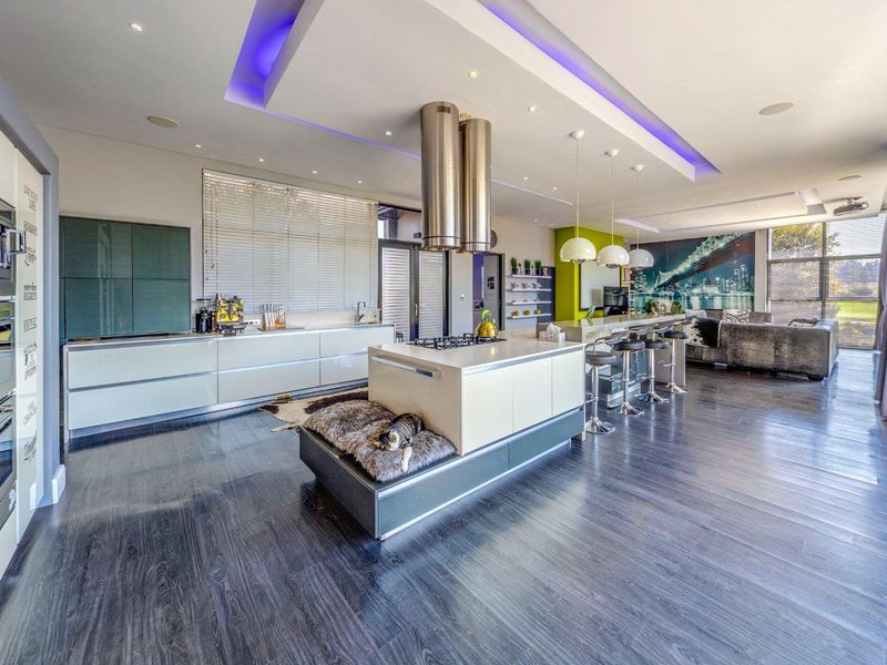 Living in a Sophisticated Sanctuary - Photo 3