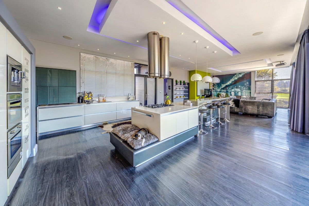 Living in a Sophisticated Sanctuary - Photo 3