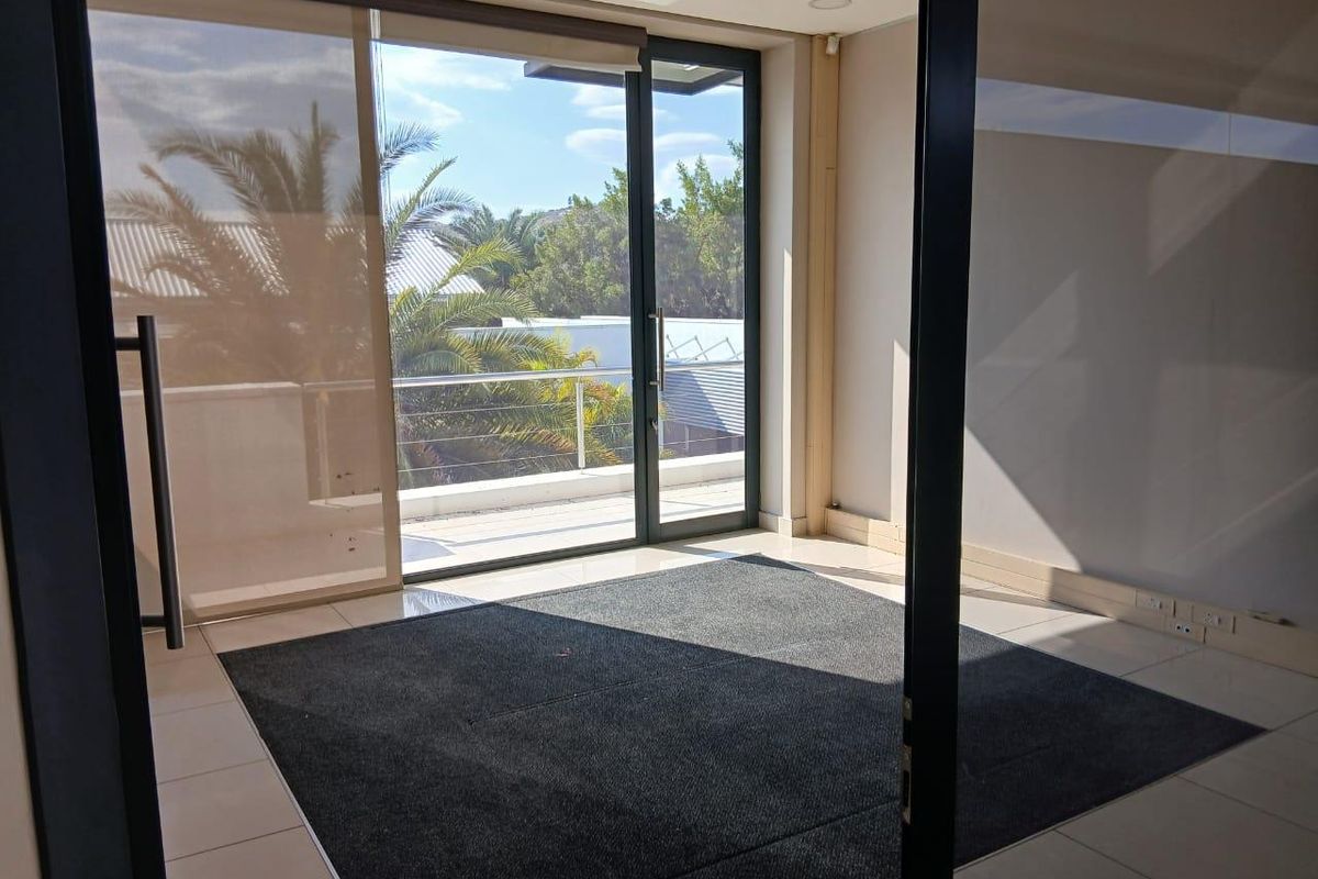 Premium Corporate Headquarters To Let | Klein Windhoek - Photo 4