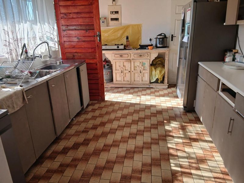 Large family home with 2 granny flats - Photo 7