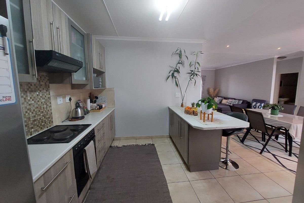 3 bedroom pioneers park  ext1 | Westvale - Photo 2