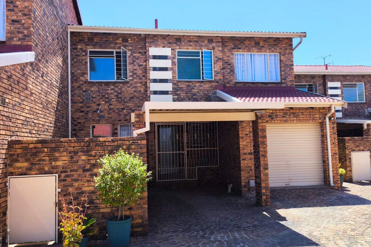 Pet-friendly Townhouse! - Photo 2