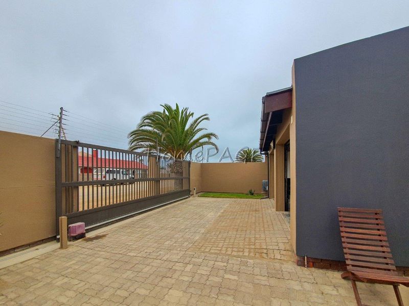 Ext 4, Henties Bay:  Stunning, spacious 4 Bedr Home is for Sale - Photo 4