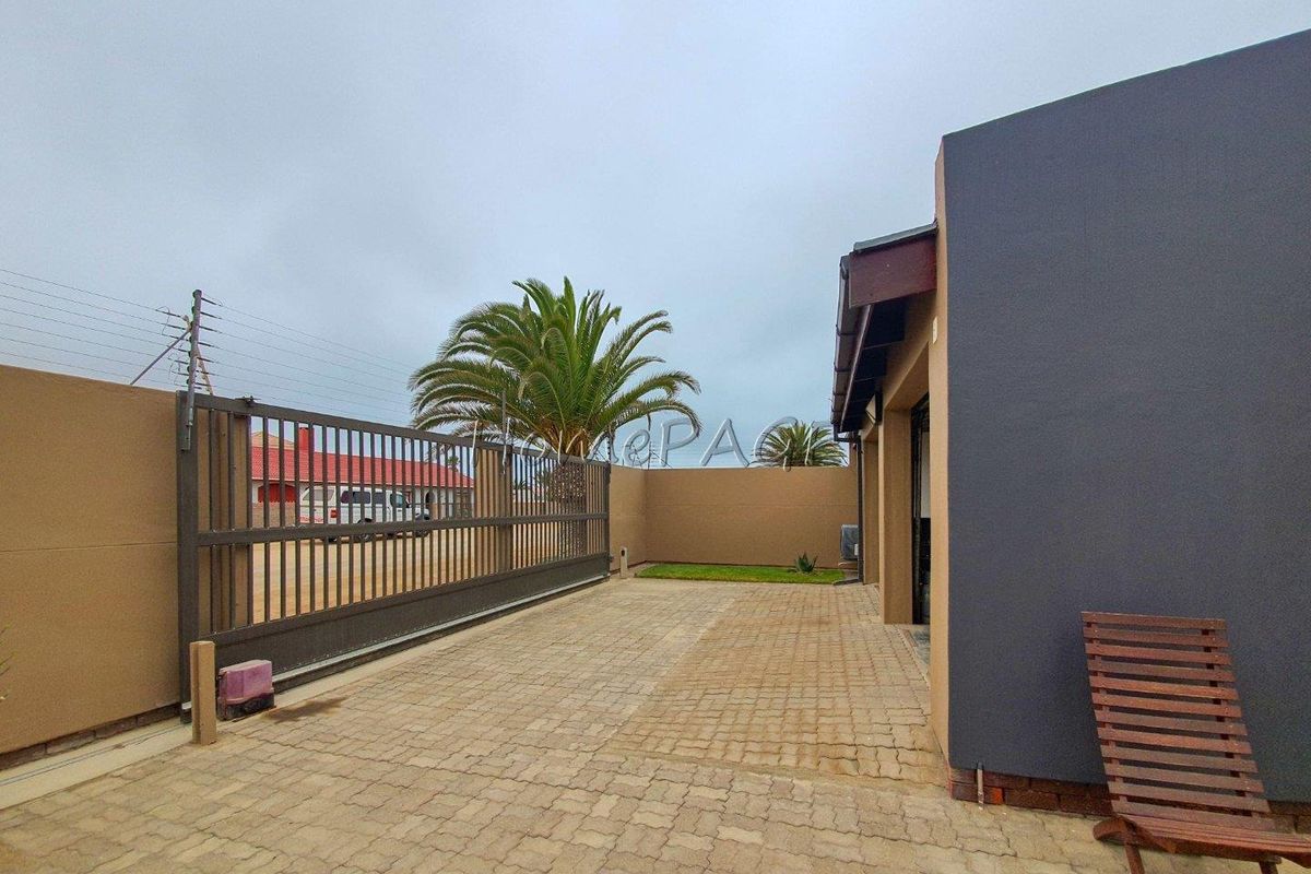 Ext 4, Henties Bay:  Stunning, spacious 4 Bedr Home is for Sale - Photo 4