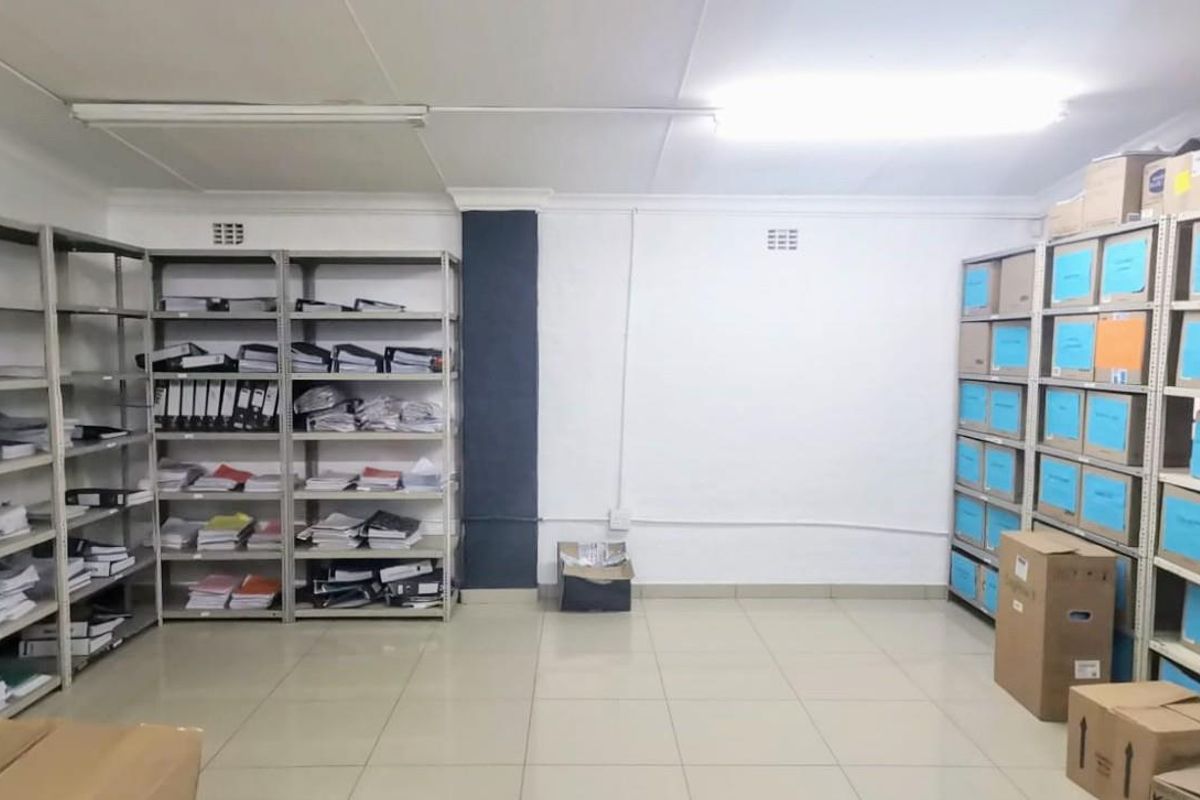 MULTI-USE FACTORY OR WAREHOUSE FOR SALE IN ELECTRON - Photo 4