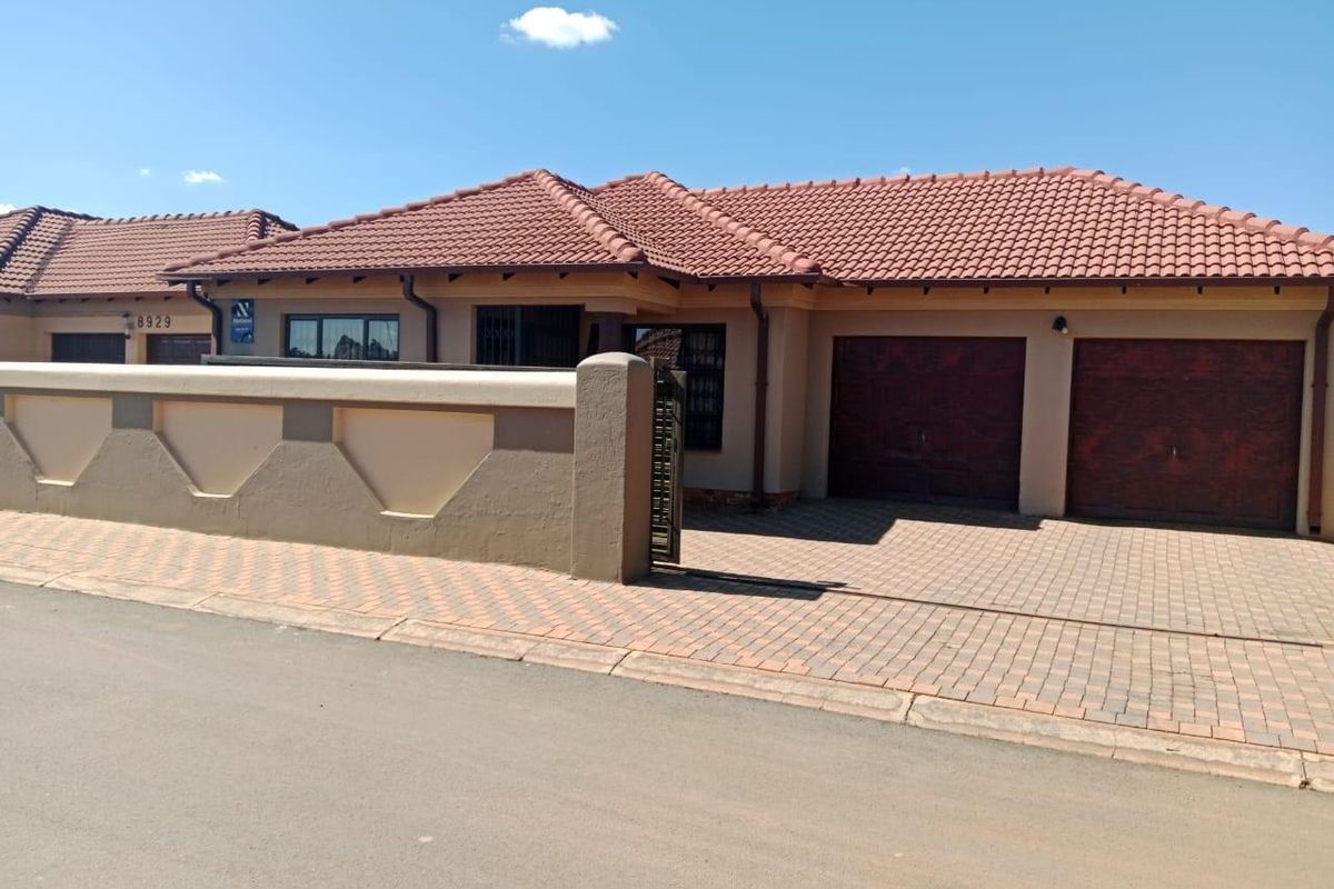 Beautiful and modern home - Photo 3