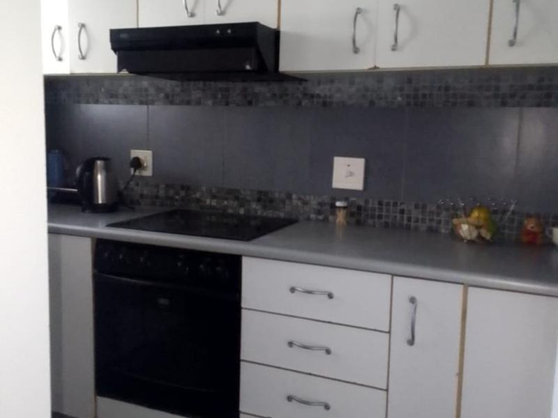Great apartment for first time home buyers or for investors to generate good rental income. - Photo 6