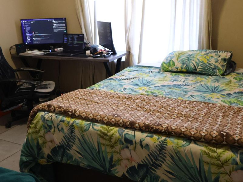 A modern haven in Noah's Village. - Photo 5
