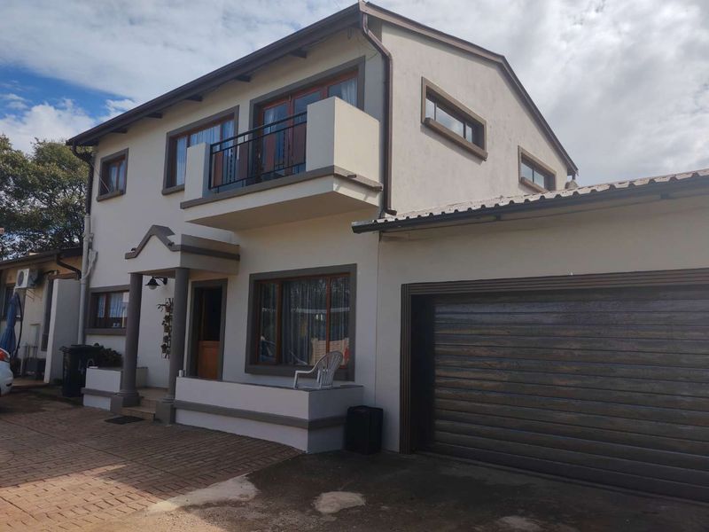 BEAUTIFUL DUAL HOMES ON A LARGE STAND FOR A BIG FAMILY - Photo 6