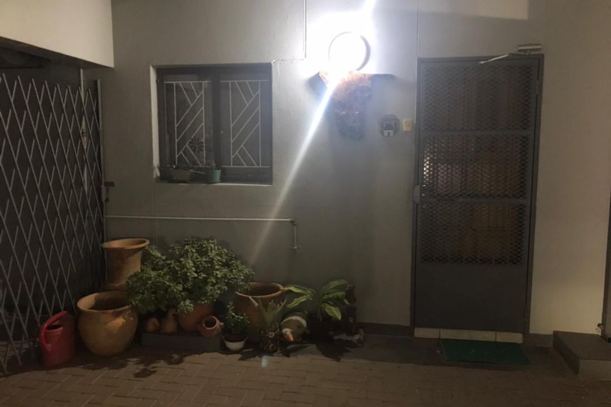 GORGEOUS AND SPACIOUS 2 BEDROOM UNIT FOR SALE IN MARIENTAL (JEANDRE AVENUE) - Photo 5