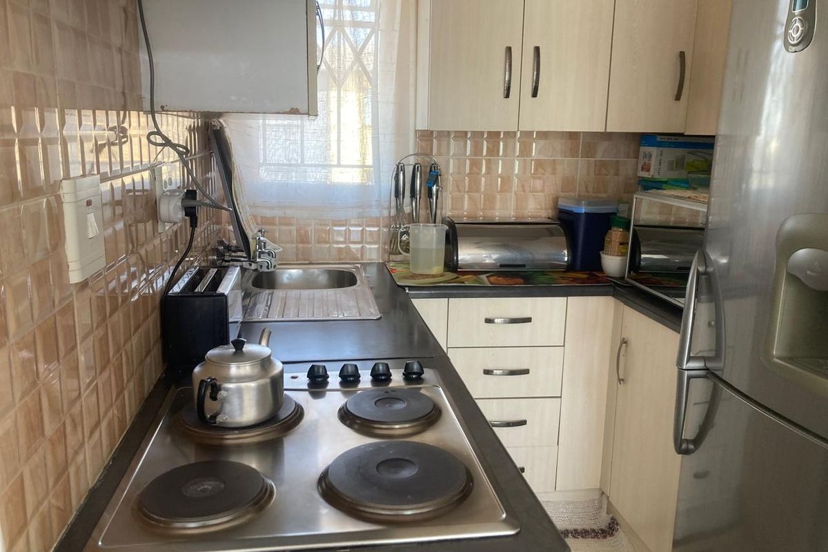 2 Bedroom apartment for sale at Fleurhof - Photo 3