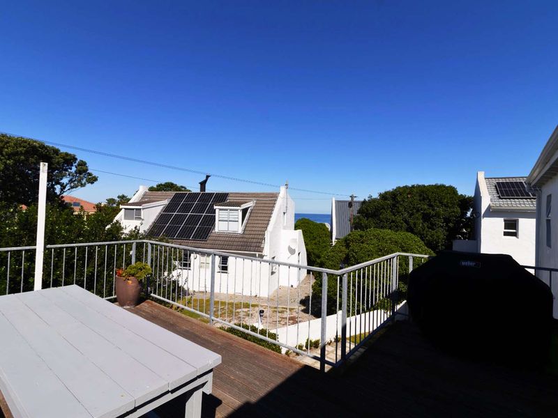 Steps from the Shore — A Charming Vermont Retreat with Endless Possibility - Photo 10