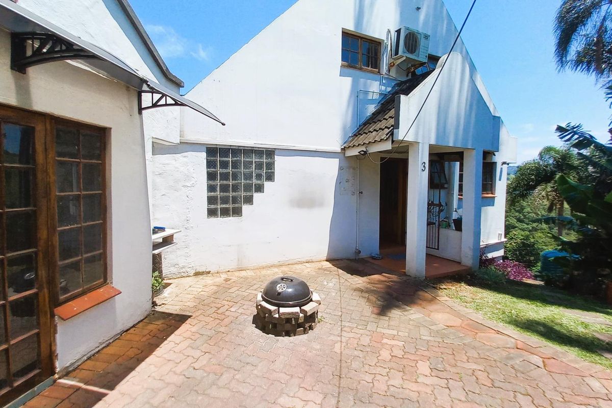 FOR RENT  |  FIELDS HILL  |  KLOOF  |  2 BEDROOM HOUSE - Photo 2