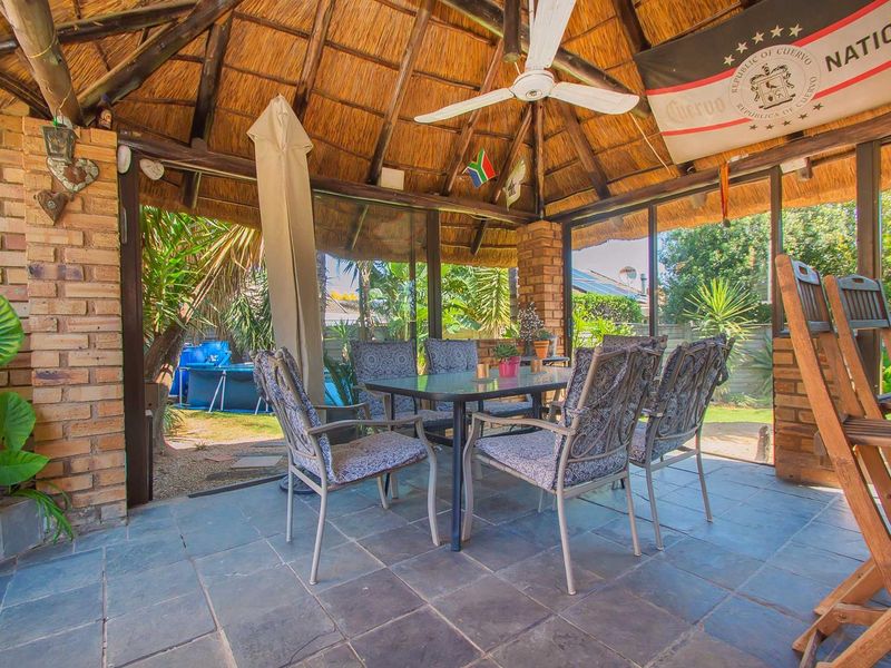 Low Maintenance and Low Levies, Neat as a Pin with Bird Lovers Garden. - Photo 8