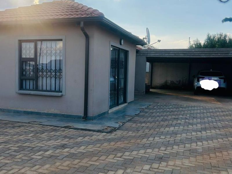 3 bedroom home for sale - Photo 1