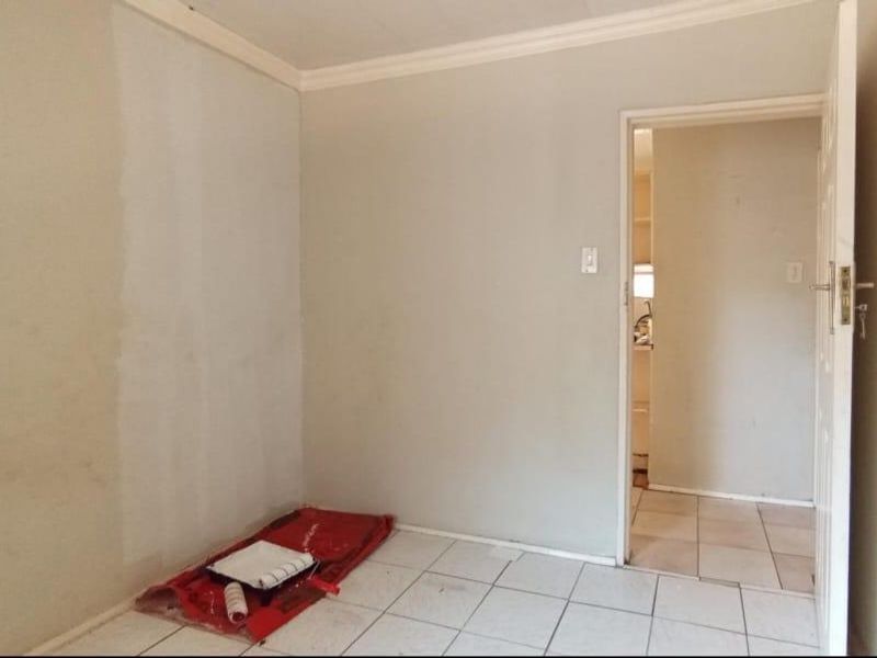 3 Bedroom House for Sale in Mabopane - Photo 6