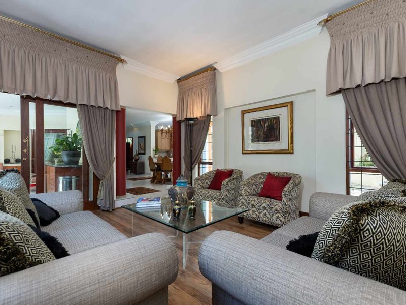 PRESTIGIOUS, HIGH-END TROPHY RESIDENCE IN A SERENE AND PEACEFUL LOCATION - Photo 8