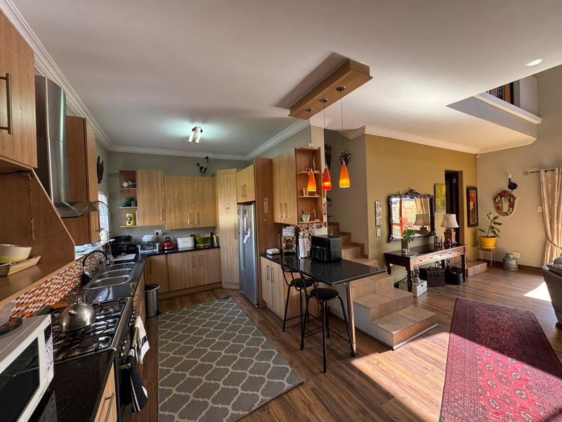 Dual Family Home and Potential Multi-Let - Photo 3