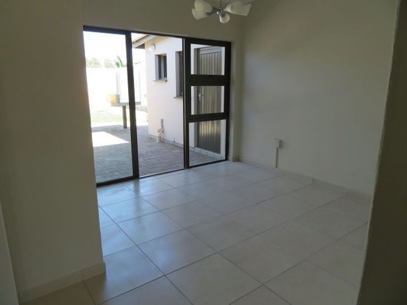 Spacious Family Home and Flat situated in a popular central prime area in Walvis Bay - Photo 6