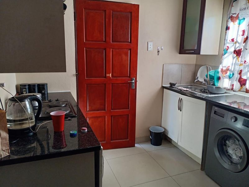 Clayville R 840 000- 2 beds, 1 bath - Photo 4