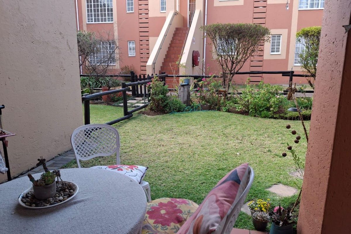 Ground Floor - Pet Friendly Townhouse For Sale In Farramere - Photo 4