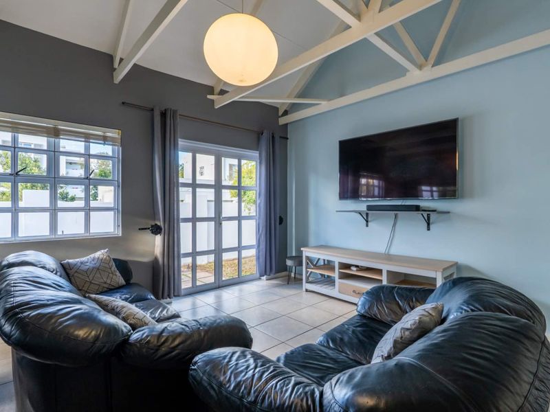 2 Bedroom Townhouse - Photo 2