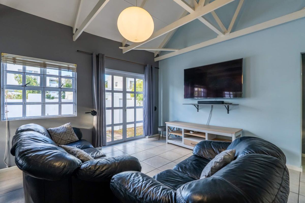 2 Bedroom Townhouse - Photo 2