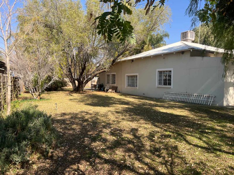 Lovely and cosy family home in a popular area - Photo 7