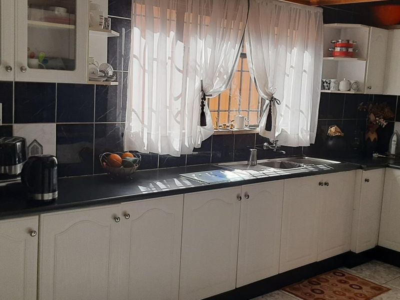 2 Bedroom House for sale in Pimville - Photo 4