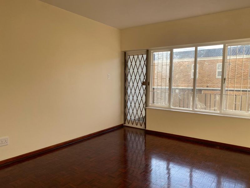 Two bedroom rental in Plumstead - Photo 6