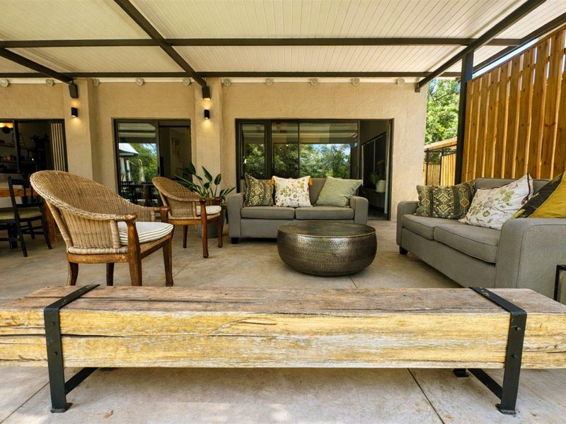 Private Lodge Living in Hoedspruit Wildlife Estate - Photo 10