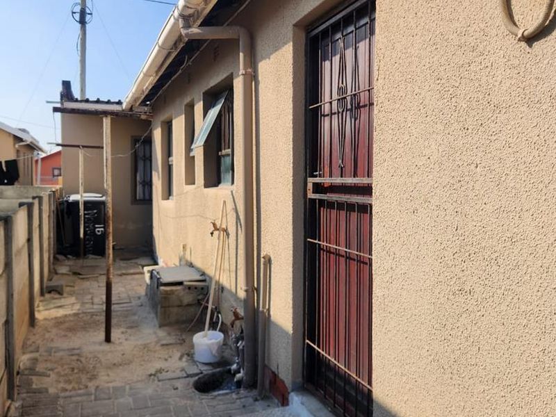 Family Home with Income-Generating Flats - Photo 8