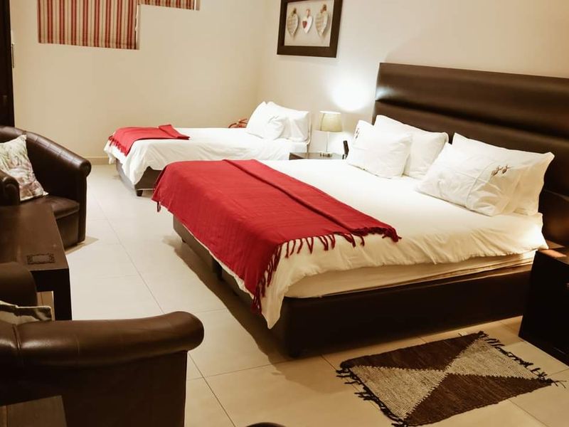 MODERN GUESTHOUSE FOR SALE IN SUIDERHOF - Photo 10