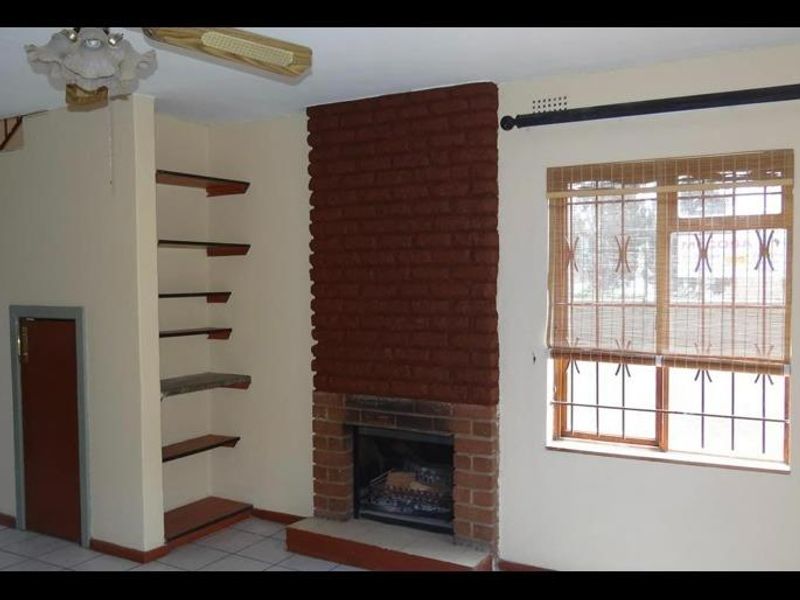 For Sale 2-Bedroom Duplex in Fontainebleau Randburg - Photo 8