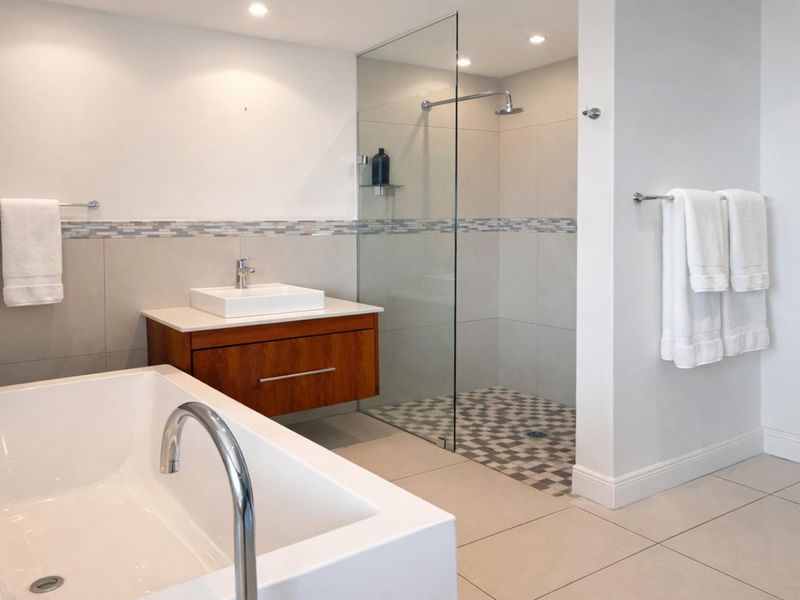 Coastal Farmhouse Elegance - 4 Bedroom House with Flat for Sale in Dana Bay - Photo 8