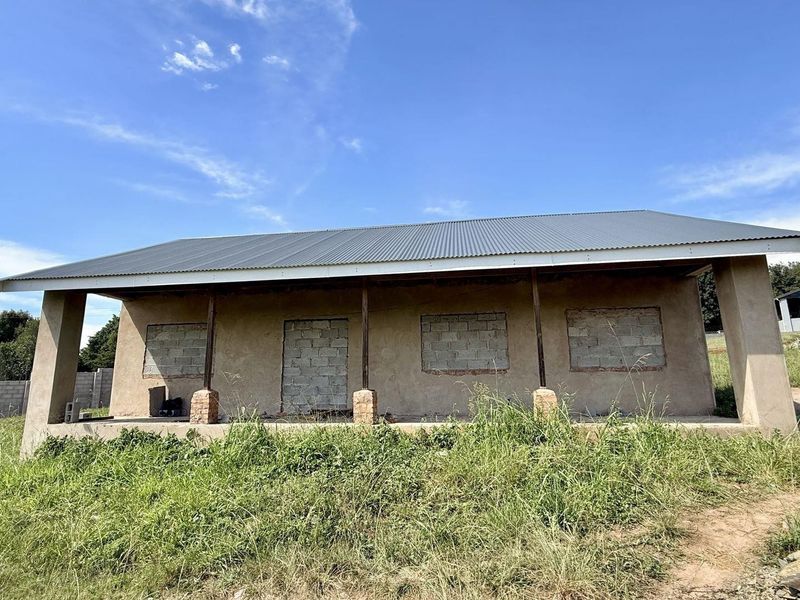 Build Your Dream Home in Merrivale Heights | 902m2 Stand with Partially Completed House - Photo 2