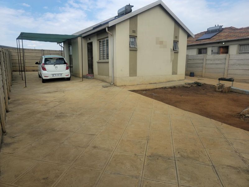 Your Ideal Home Awaits in Secure Rosslyn Community - Photo 2