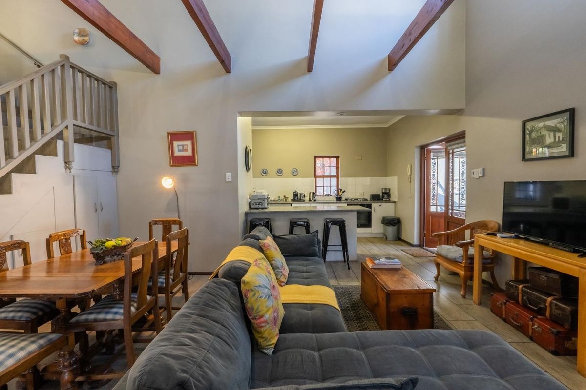 Elegant Furnished 3/4 Bedroom Home with Plunge Pool in the Heart of Franschhoek - Photo 4