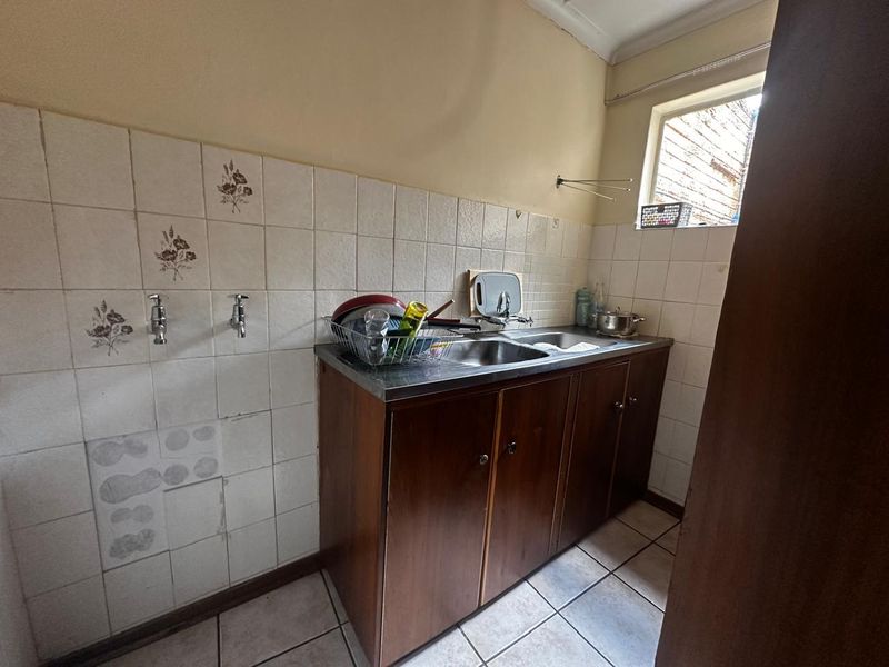 Unlock Your Dream Home Potential - Photo 6