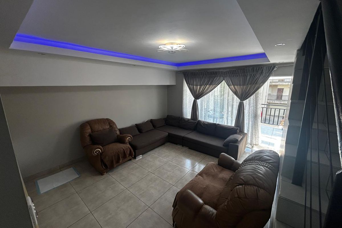 Spacious 4 bedroom in Halfway gardens Midrand - Photo 5