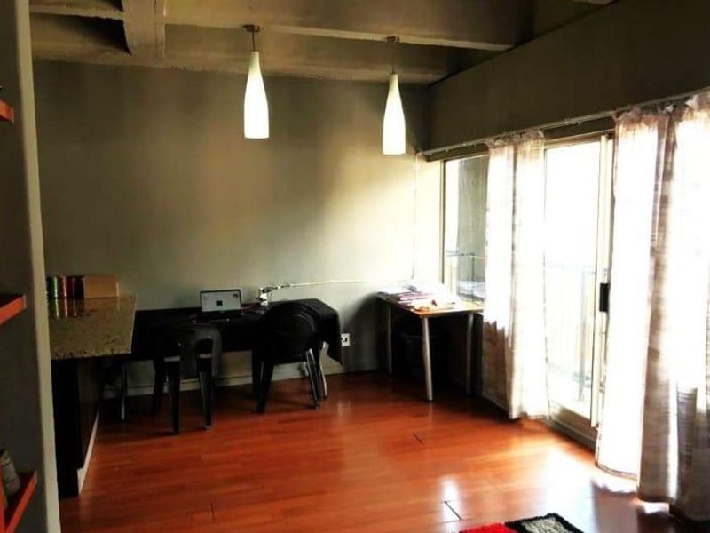 Bachelor apartment in Braamfontein, Johannesburg. - Photo 8