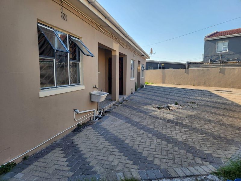 Exciting Investment Opportunity in Mandalay, Cape Town - Photo 6