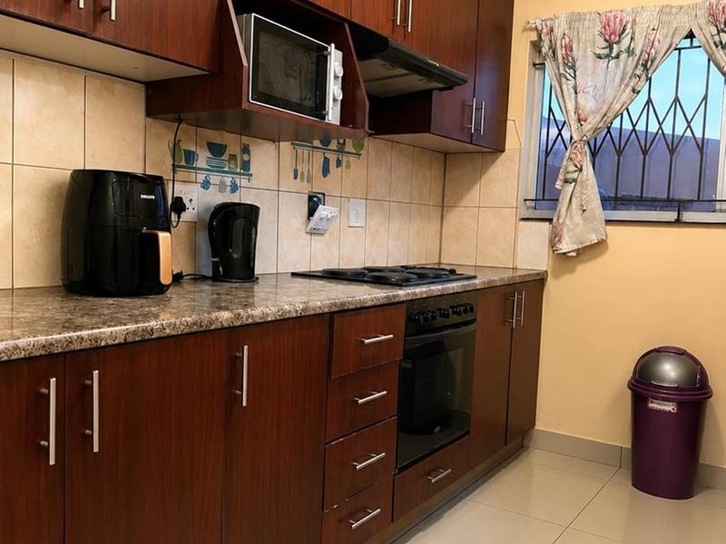Spacious 3-Bedroom Home in Brackenham Complex - Photo 1