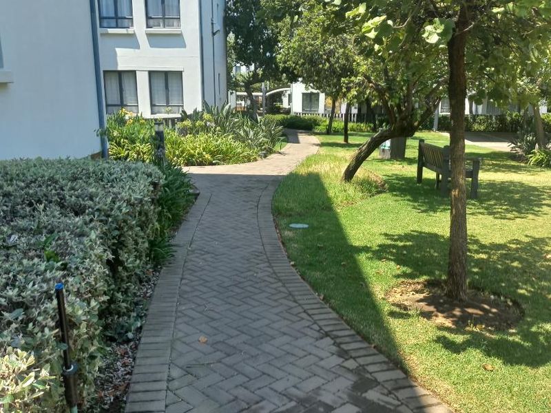 2 Bedroom 2 bathroom home for rent in Sandton(fourways) - Photo 2