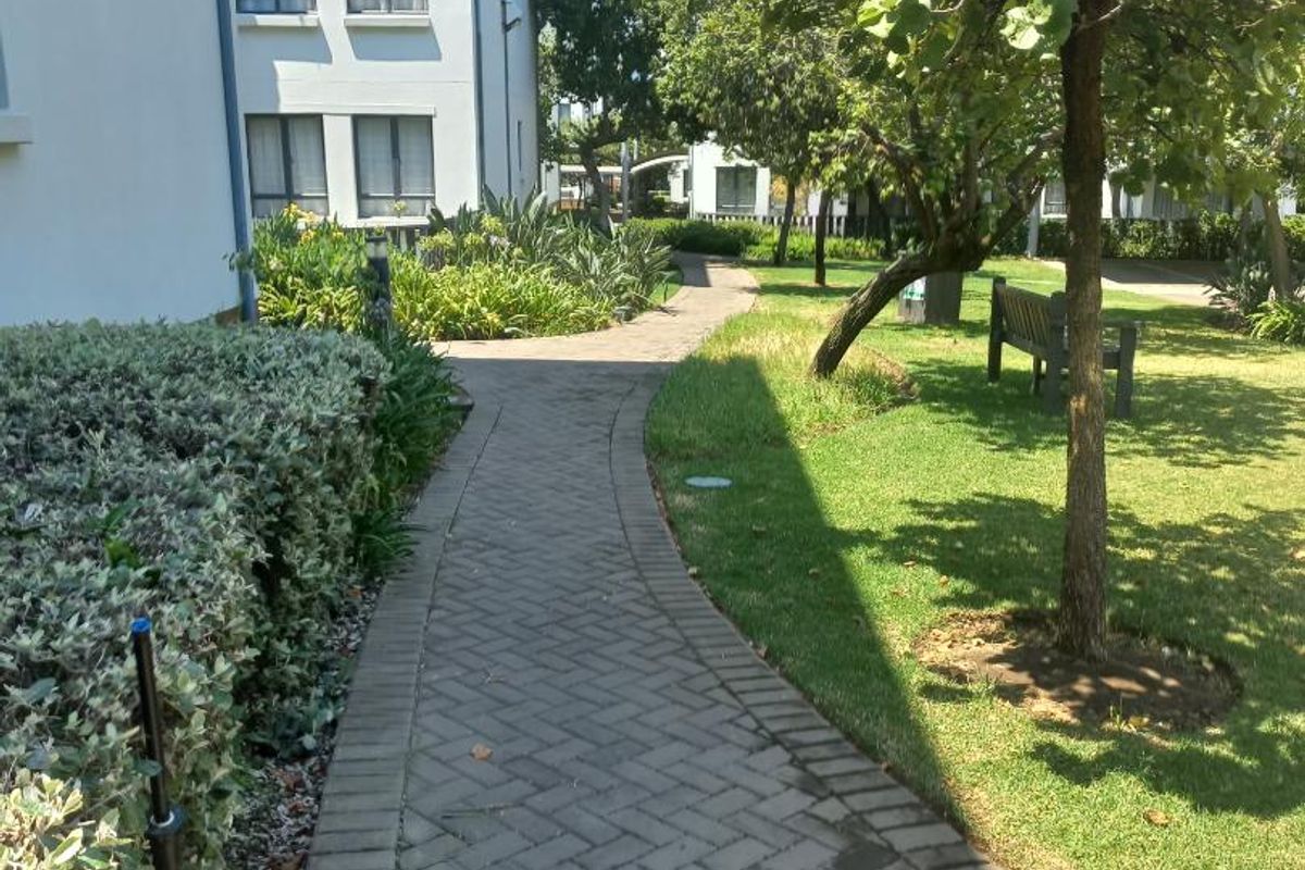 2 Bedroom 2 bathroom home for rent in Sandton(fourways) - Photo 2