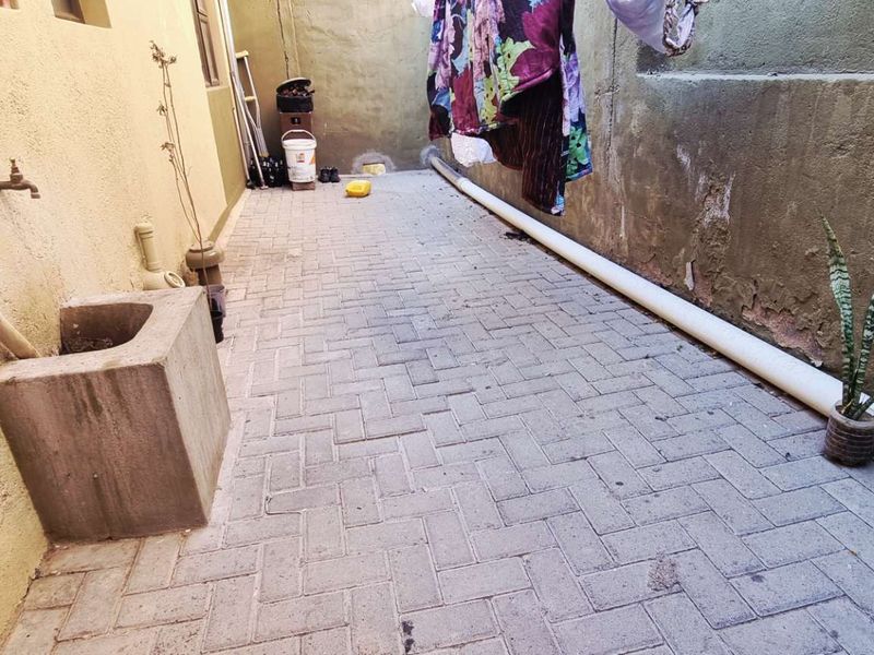 Otjomuise Ext 4 2 bedroom townhouse - Photo 8