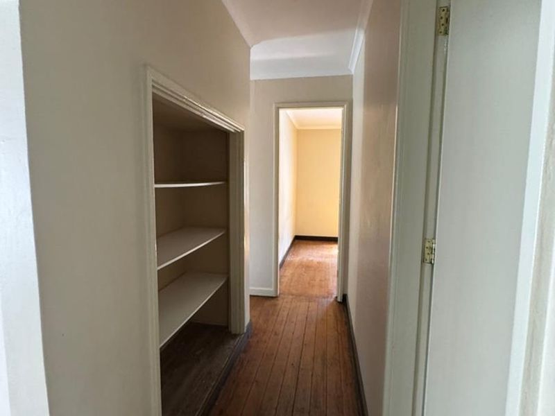 To Let: - Photo 5
